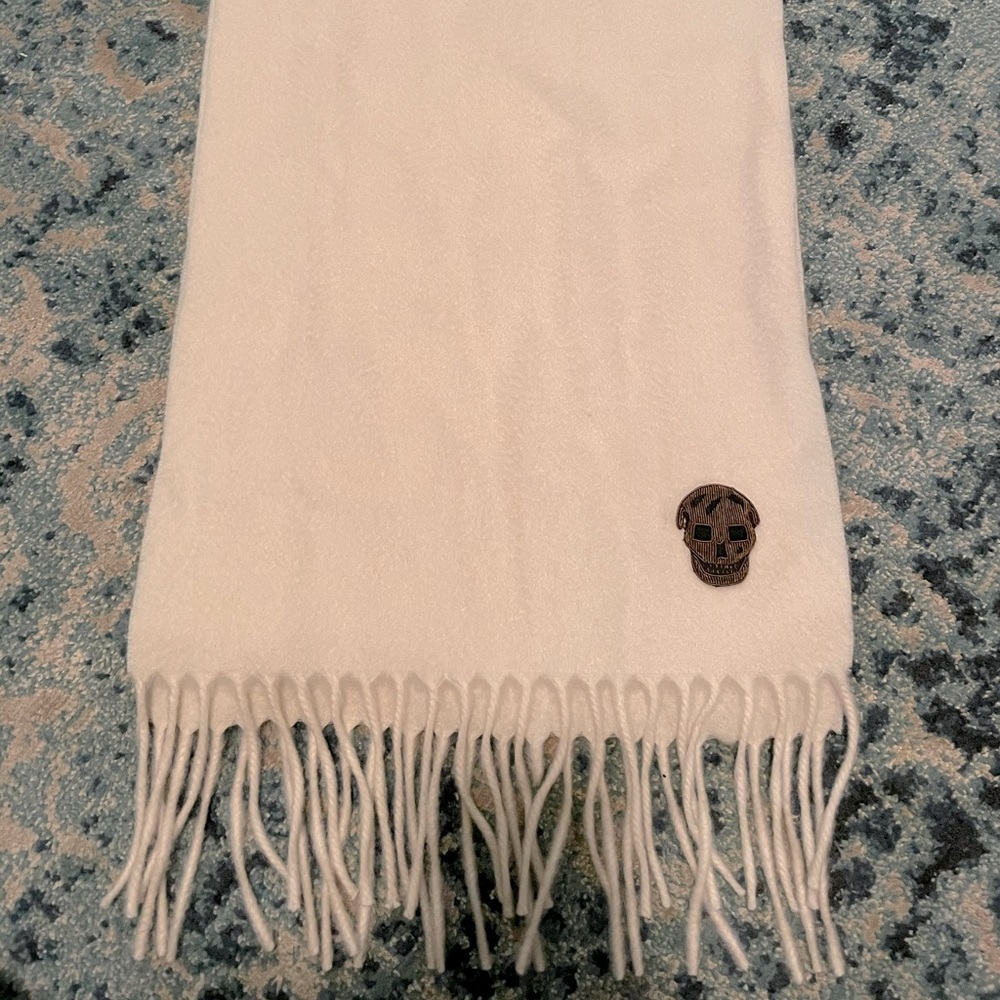Alexander McQueen Cashmere Skull Badge Scarf